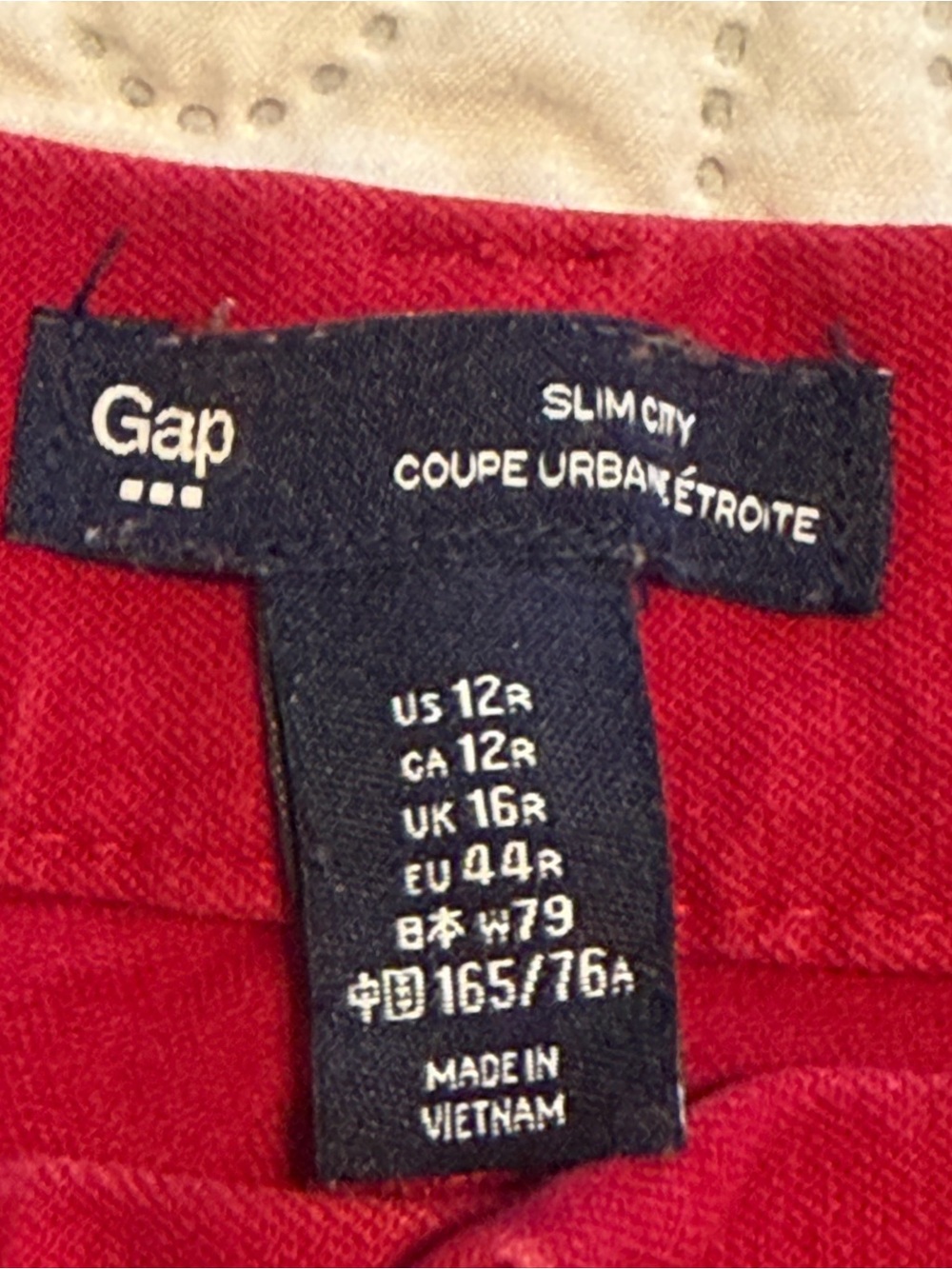 GAP Slim City Stretch Capri Pants - Picture 4 of 6